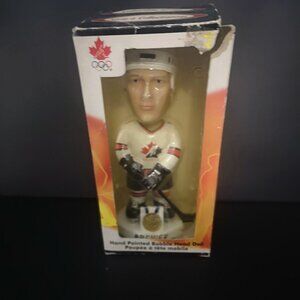 VTG Eric Brewer 2002 Olympic Team Canada Hockey Gold Medal Bobble Head